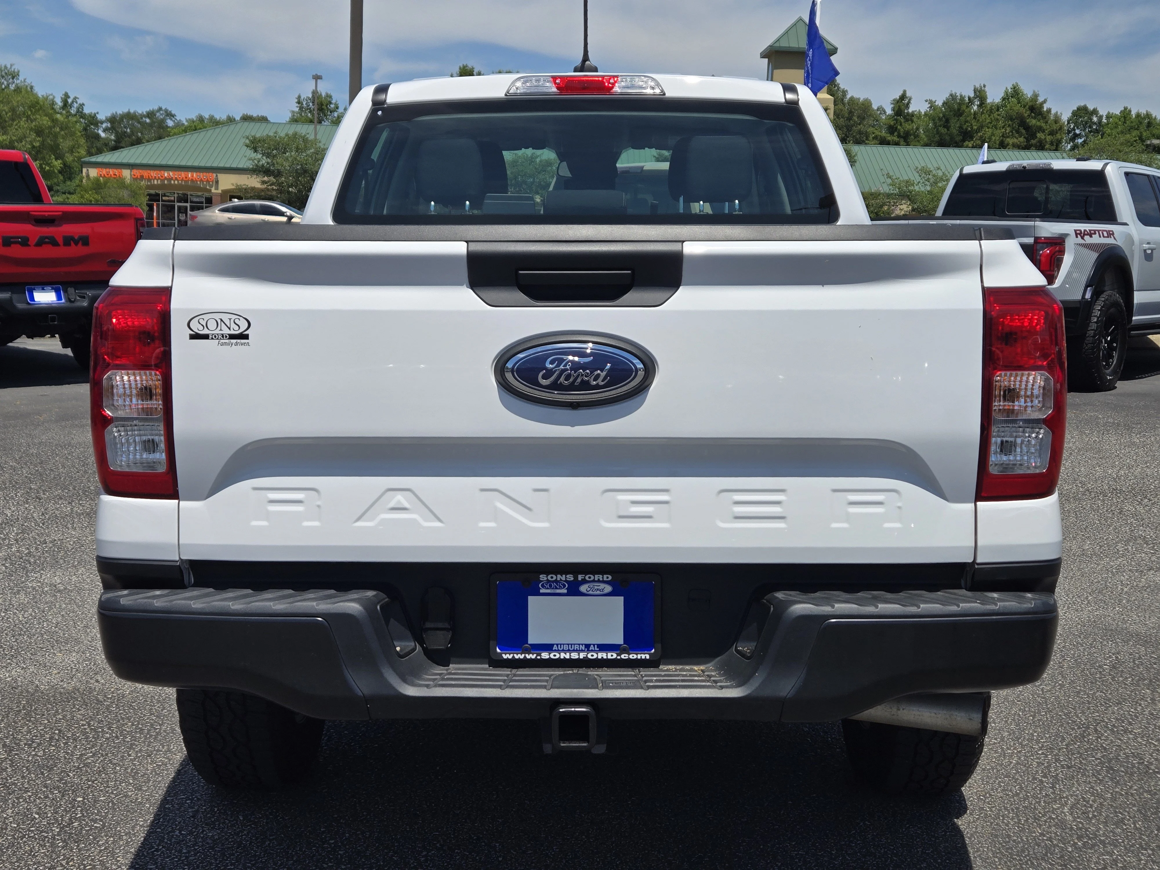 Used 2025 Oxford White Ford XL image 9