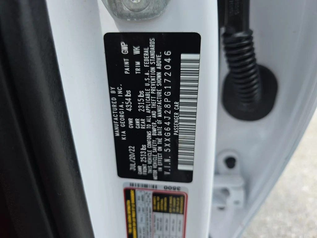 Used 2023 Glacial White Pearl Kia GT-Line image 36