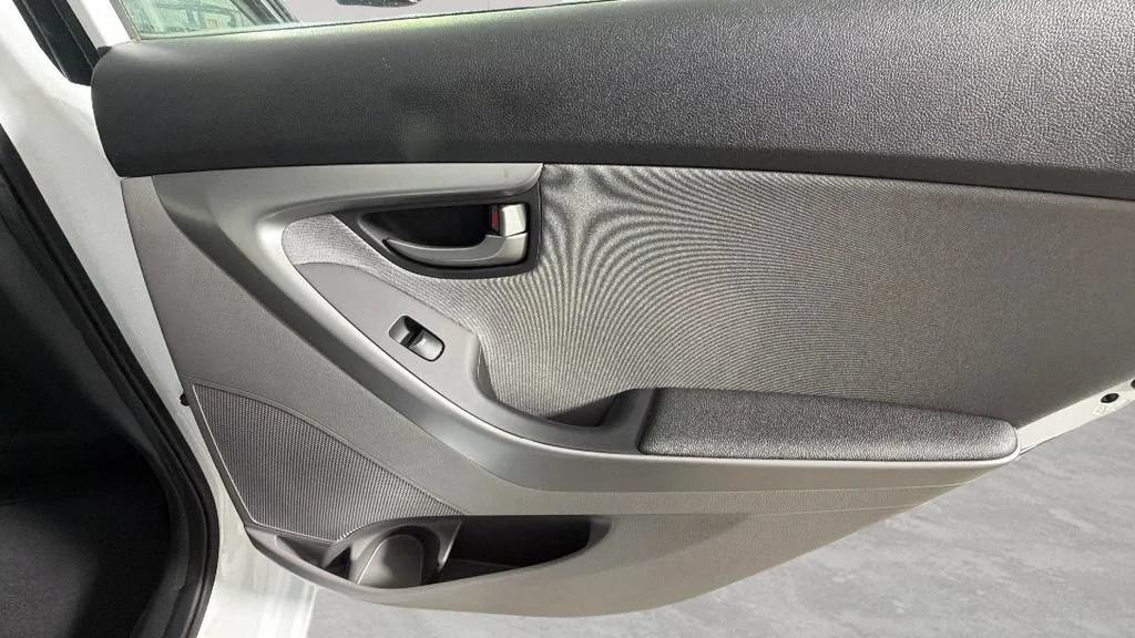 Used 2016 White Hyundai SE image 32