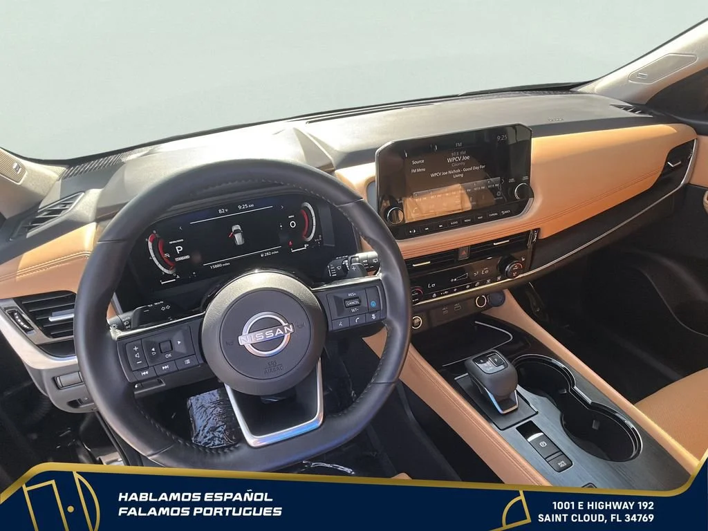Used 2023 Black Nissan Platinum FWD image 17