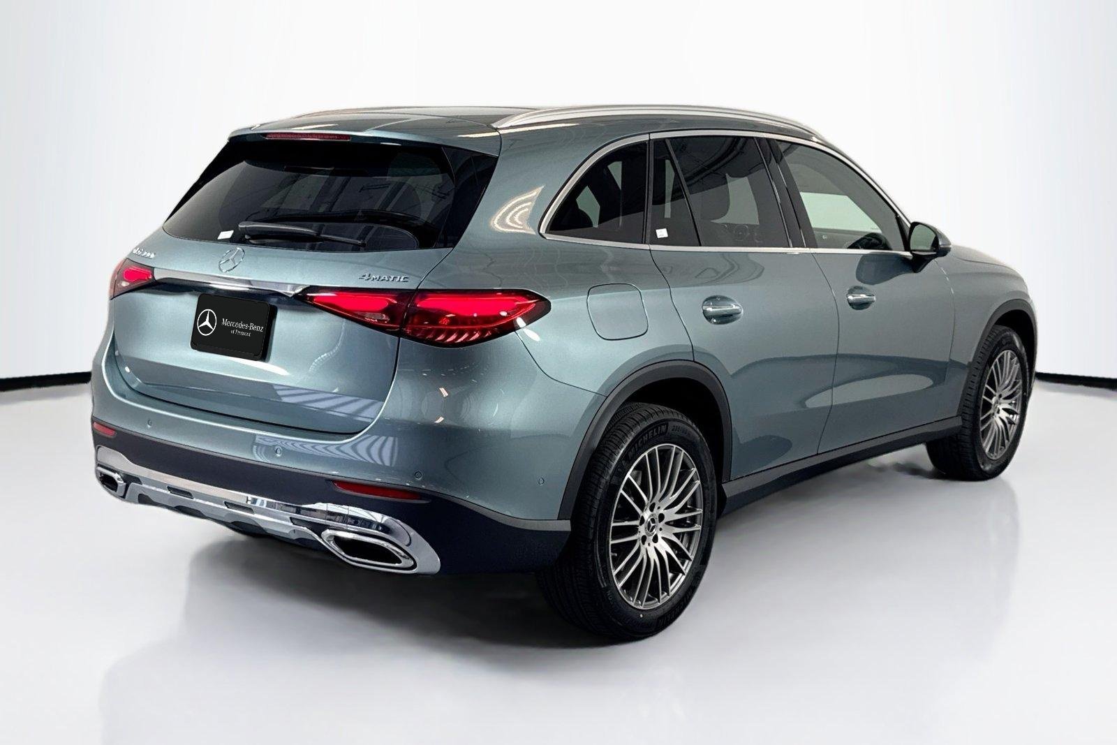 New 2026 Verde Silver Metallic Mercedes-Benz GLC 300 image 5