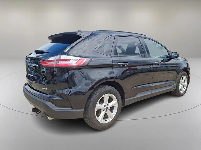 Used 2020 Black Ford SE image 11