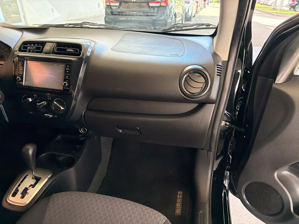 Used 2018 Black Mitsubishi ES image 19