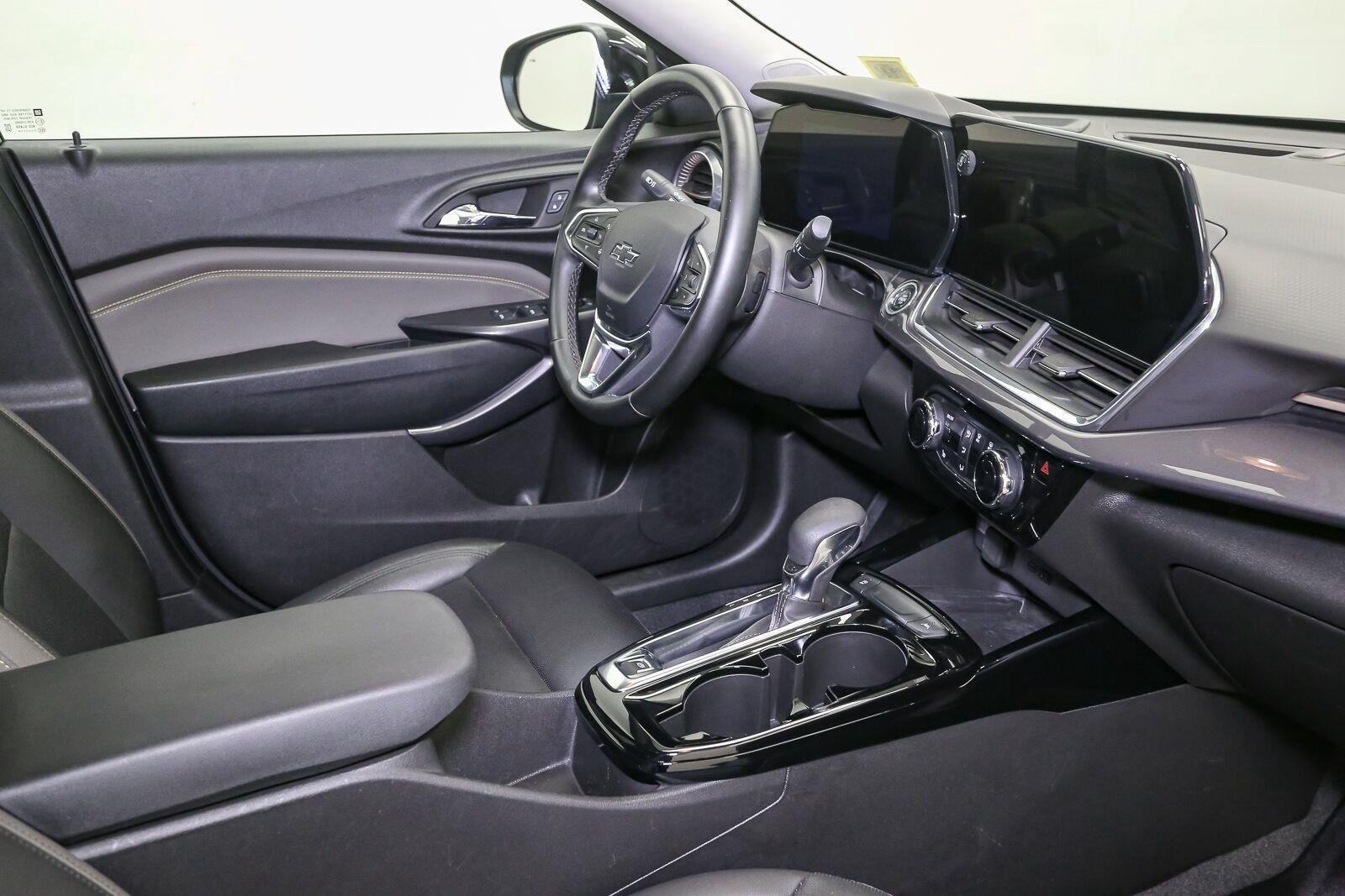 Used 2025 Mosaic Black Metallic Chevrolet ACTIV image 19