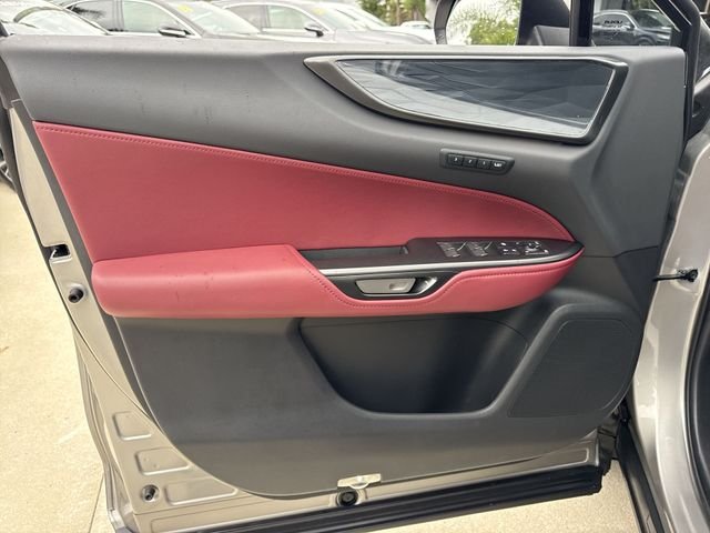 2025 Lexus NX 250 - Photo 13