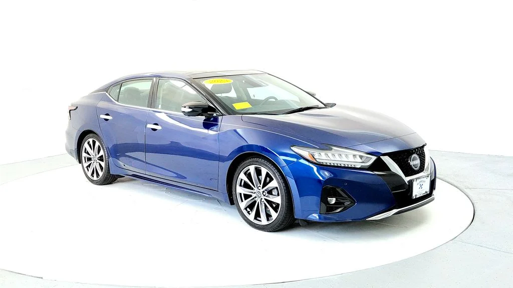 Used 2023 Blue Nissan Platinum image 7