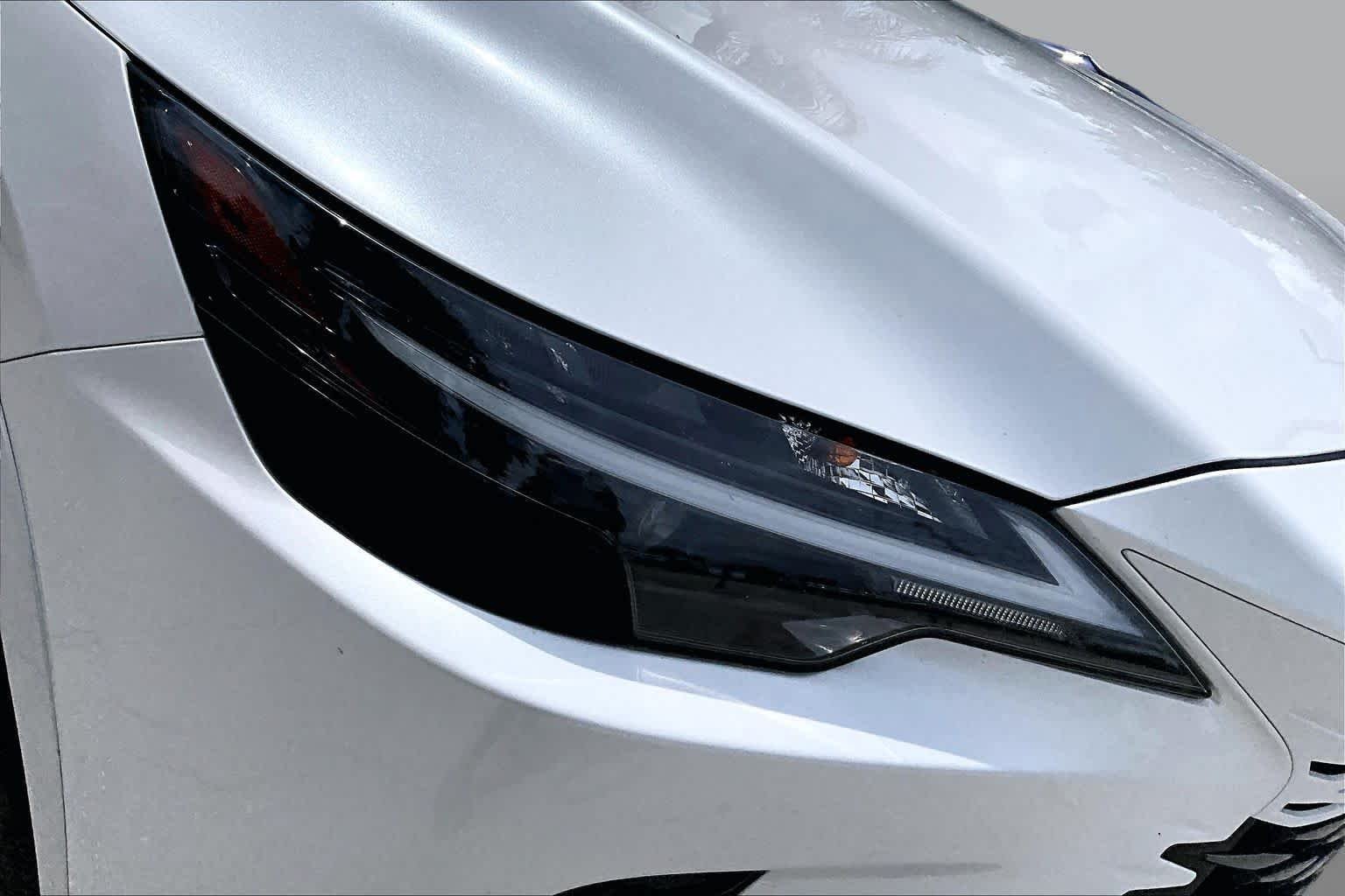 Used 2023 Eminent White Pearl Lexus Premium image 28