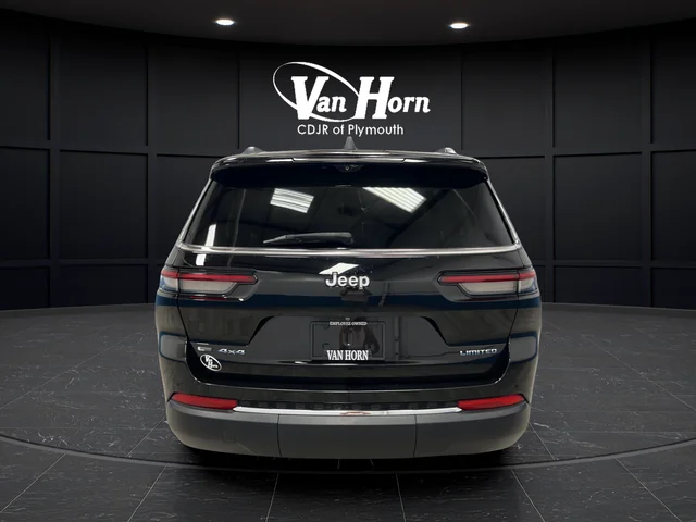 Used 2022 Diamond Black Jeep Limited image 6