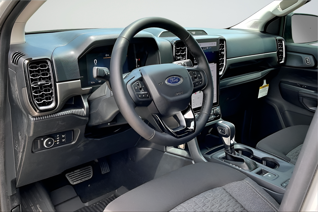 New 2026 Avalanche Ford XLT image 7