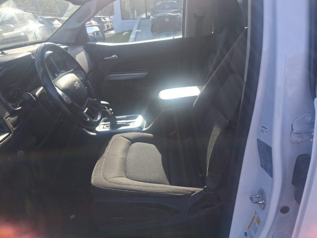 Used 2022 White Chevrolet LT image 10
