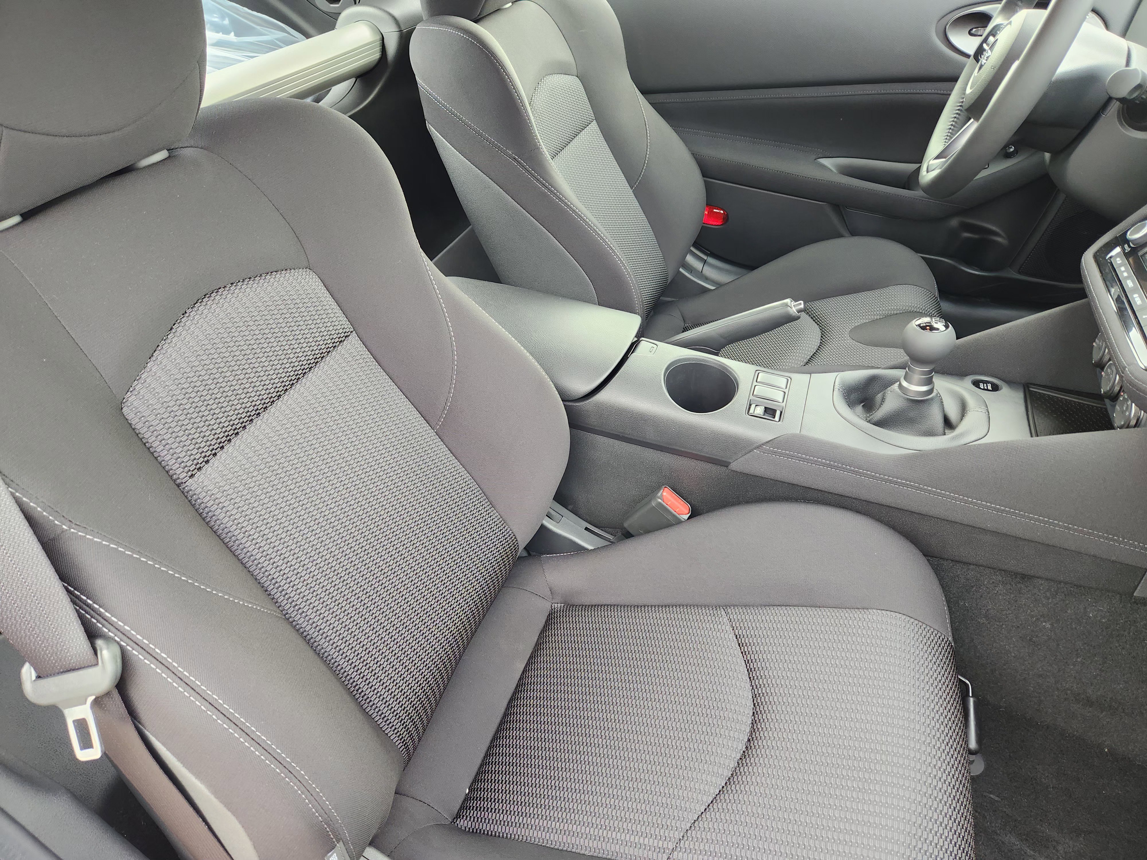 New 2026 Boulder Gray Pearl / Super Black Two-tone Nissan Sport image 13