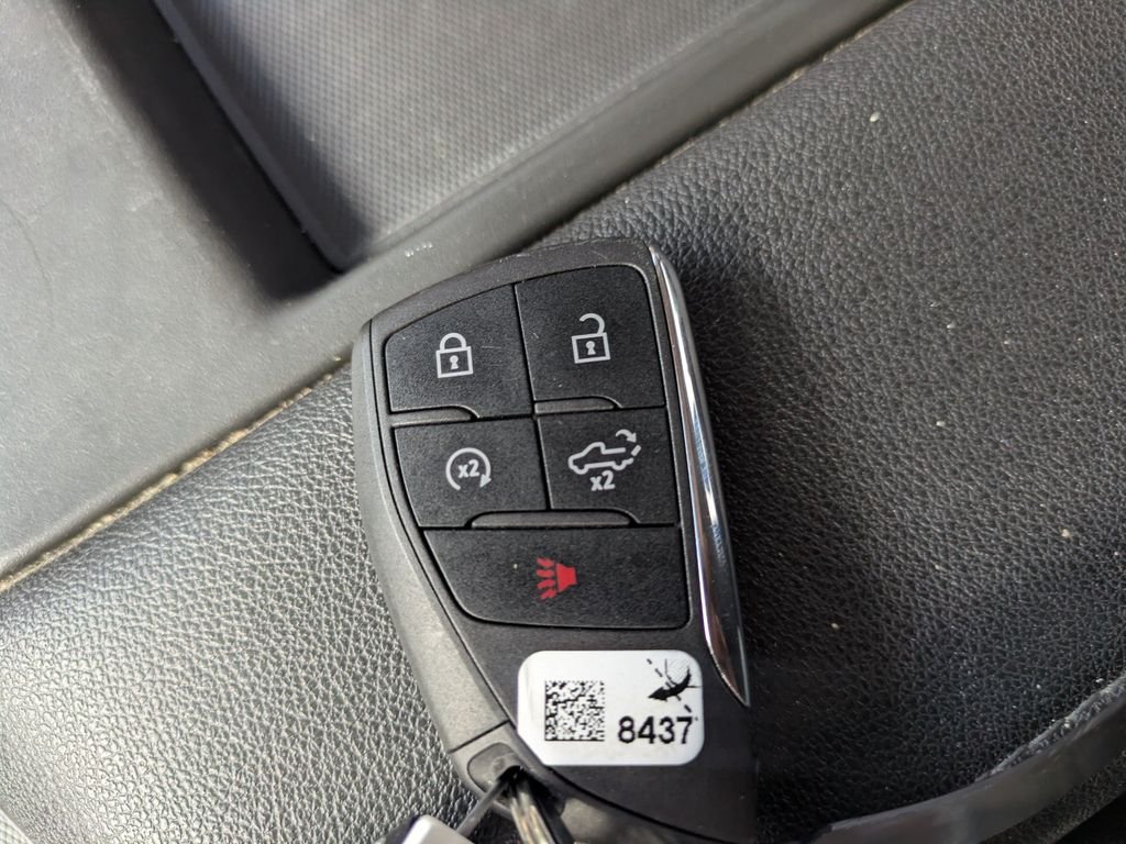 Used 2023 White Chevrolet Custom image 28