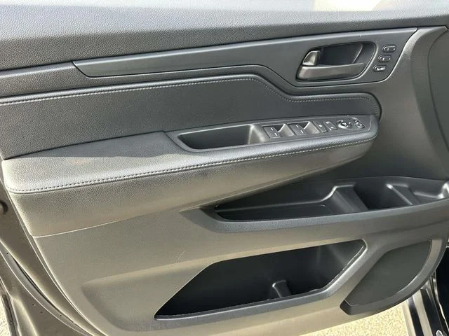 2025 Honda Odyssey EX-L - Photo 15