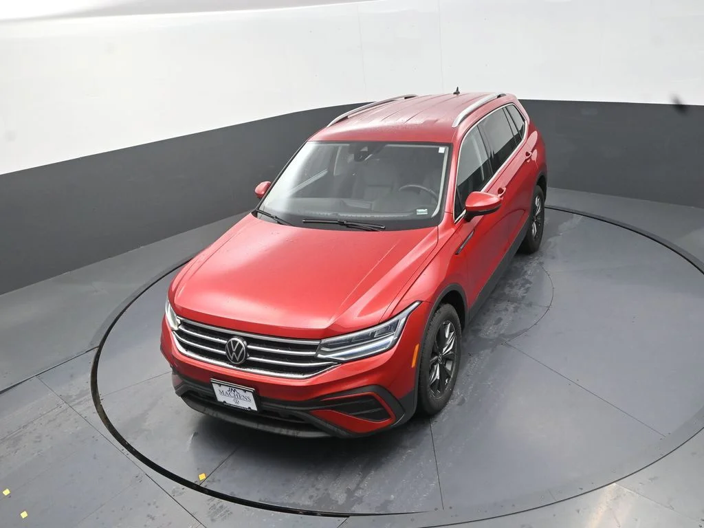 Used 2023 Red Volkswagen 2.0T SE image 15