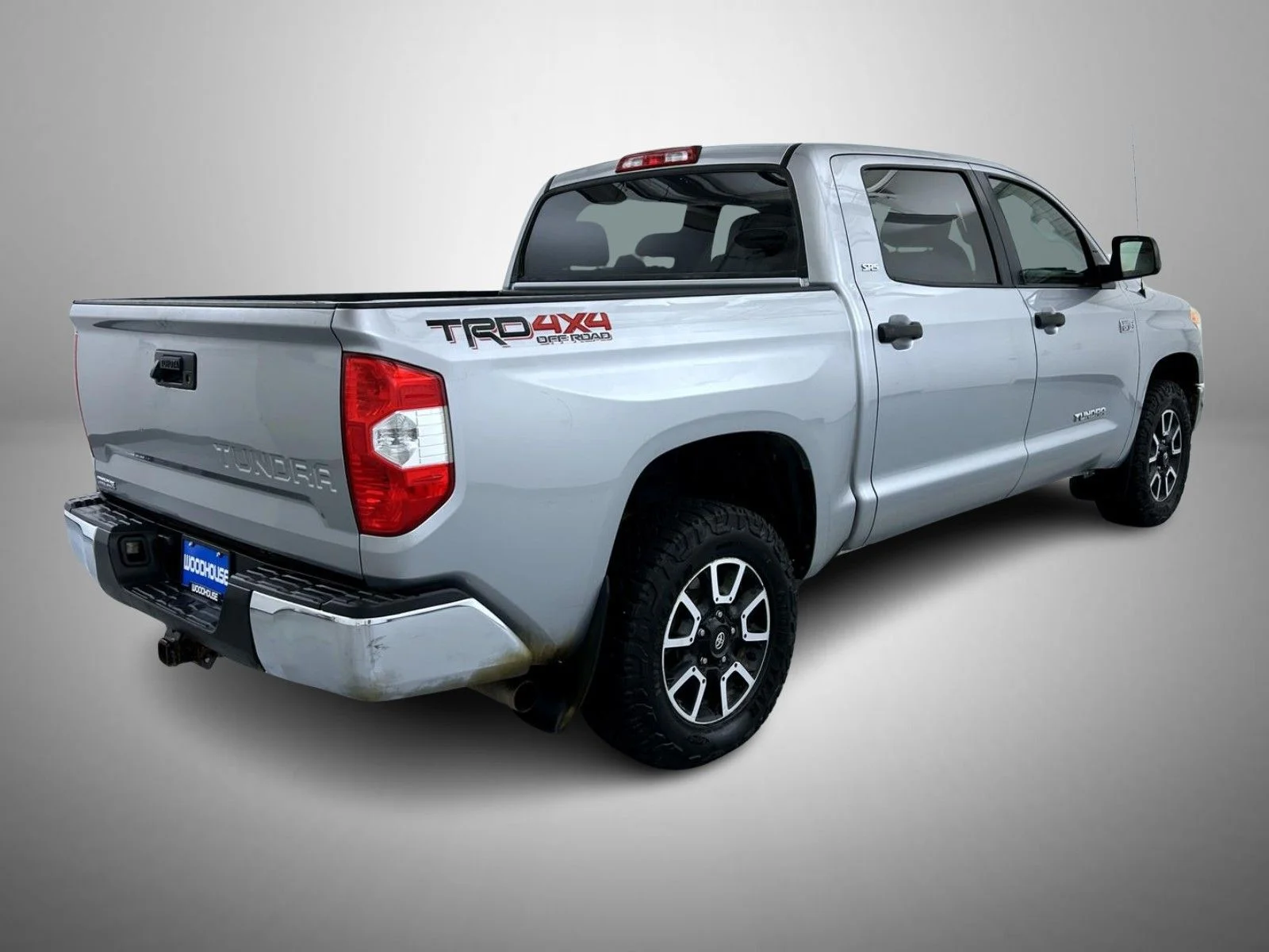 Used 2016 Silver Toyota SR5 image 5