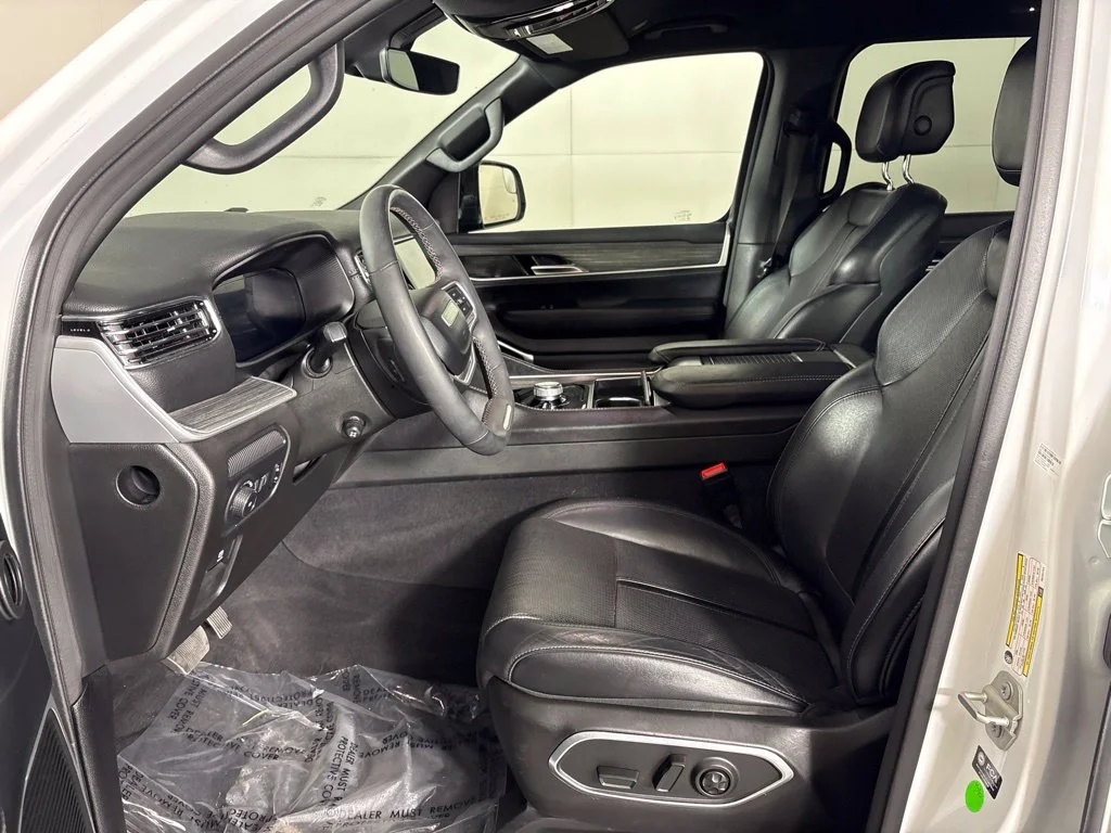 Used 2024 White Jeep Series II image 30