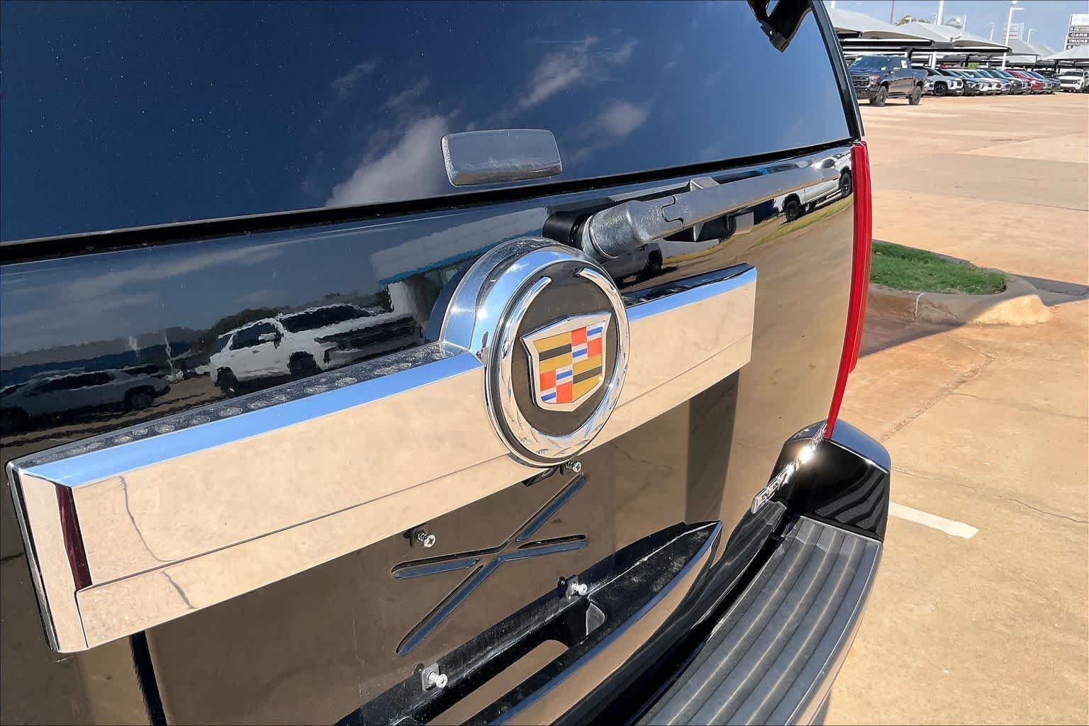 Used 2013 Black Raven Cadillac Platinum Edition image 29