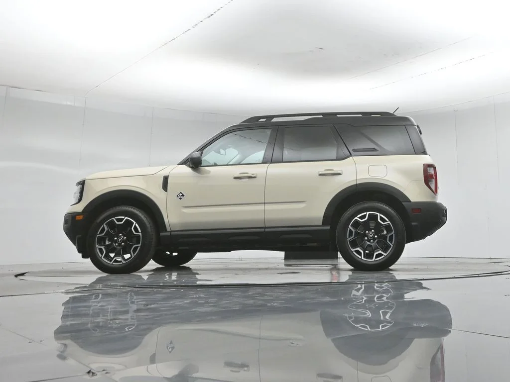 Certified Used 2025 Beige Ford Outer Banks image 54