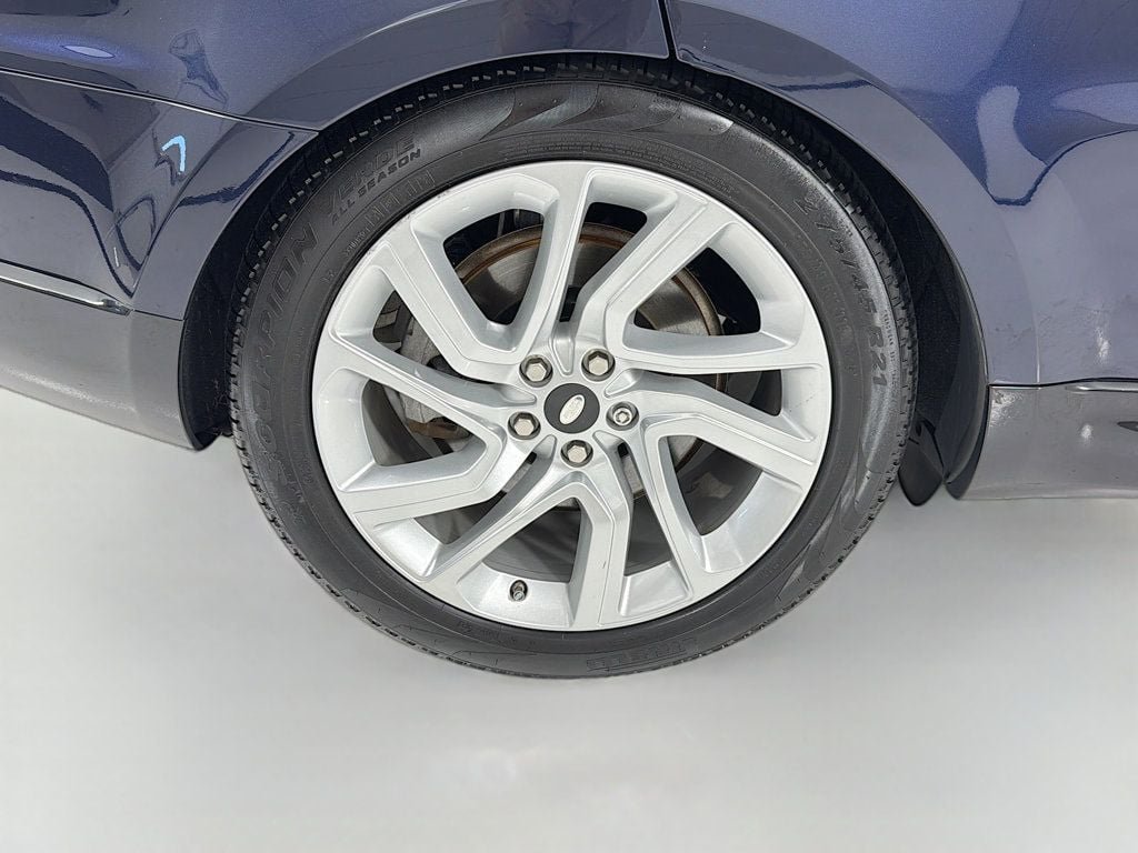 Used 2019 Loire Blue Metallic Land Rover V6 Supercharged HSE *Ltd Avail* image 35
