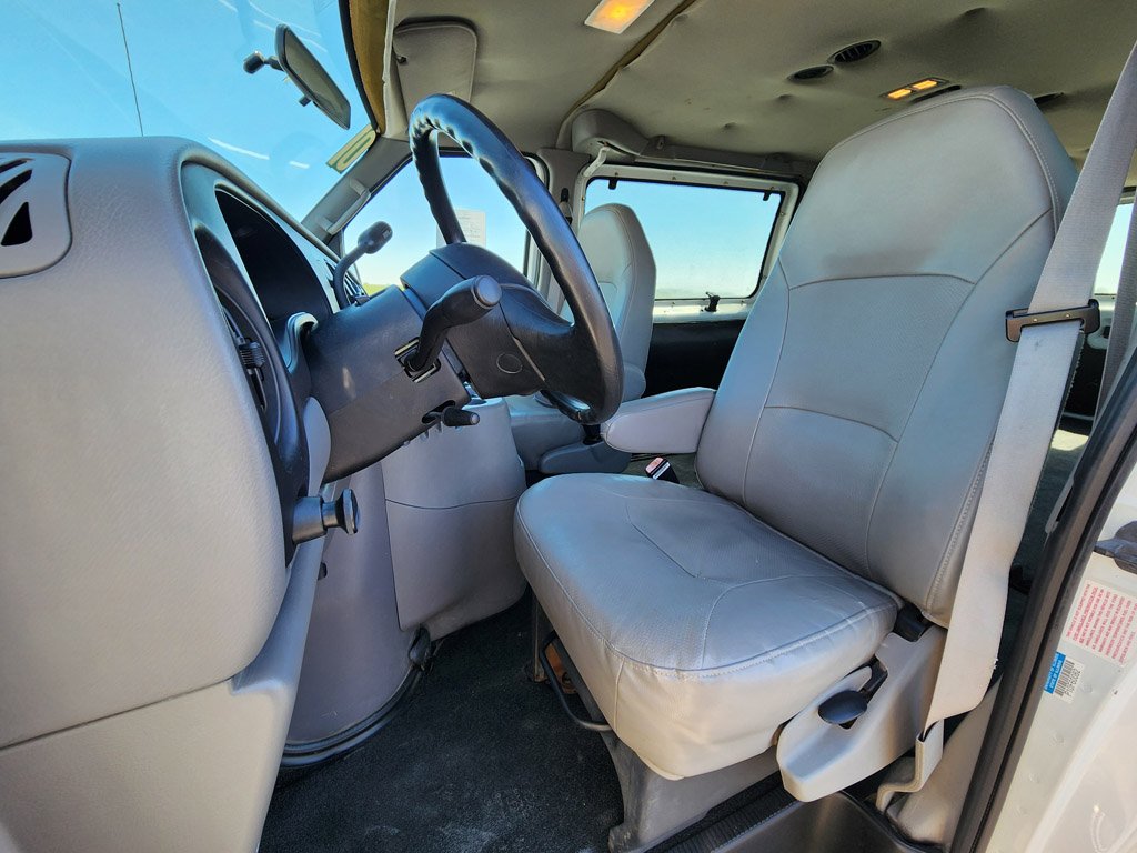 Used 2001  Ford  image 12