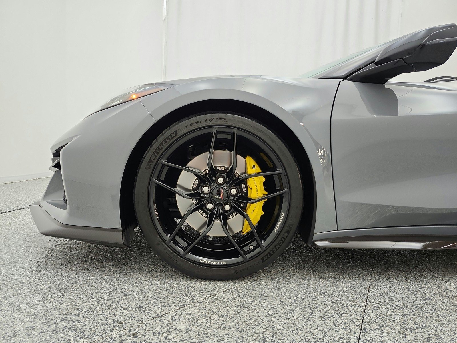 Used 2025 Sea Wolf Gray Tricoat Chevrolet 2dr Z06 Conv w/3LZ image 16