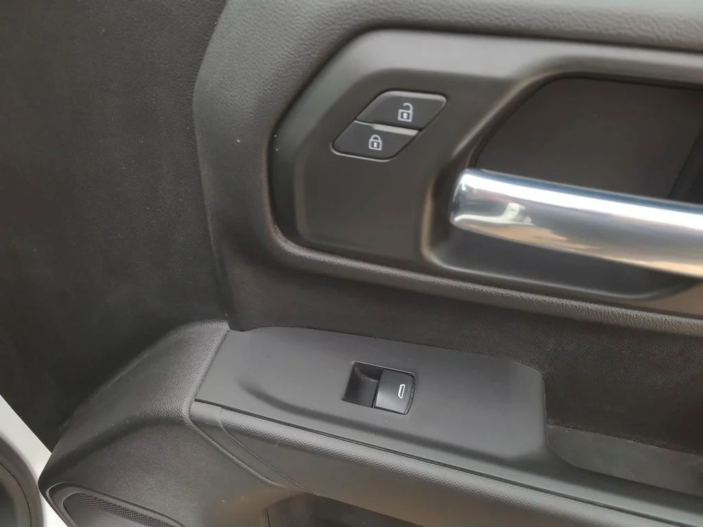 Used 2023 White Chevrolet WT image 9