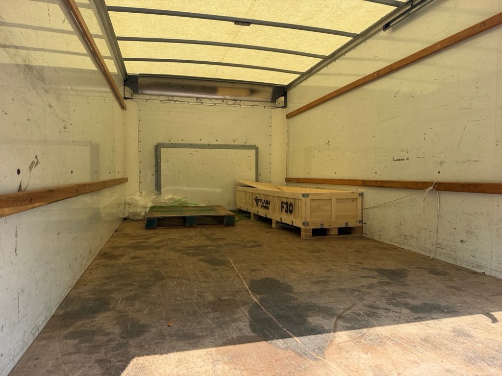 Used 2019  Ford Base image 19