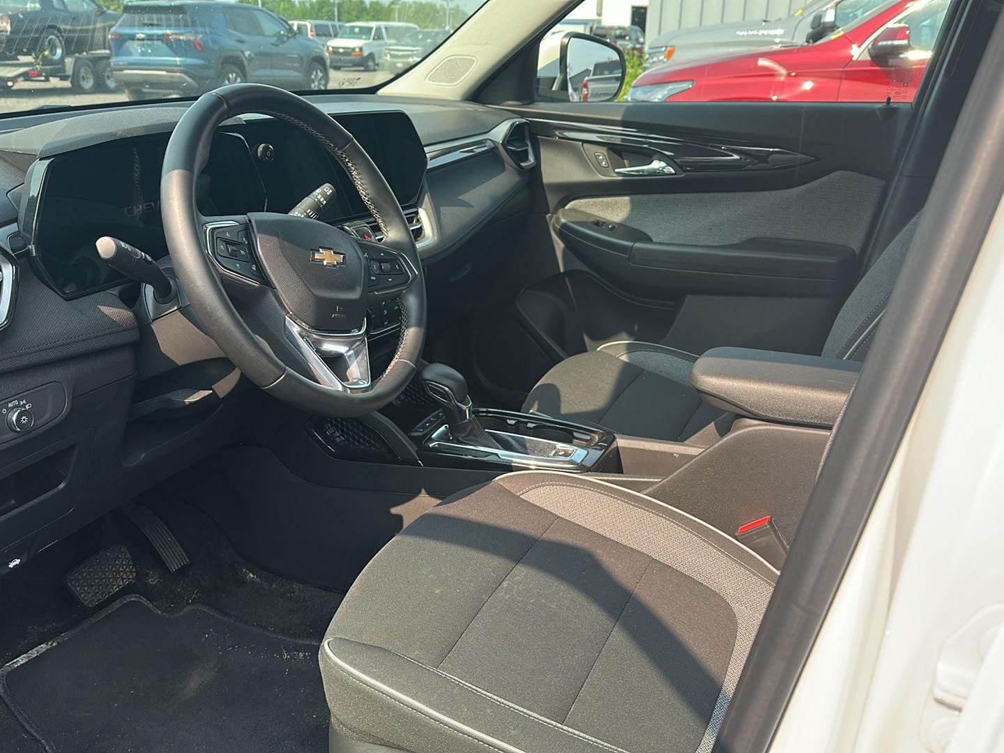 Used 2024 Iridescent Pearl Tricoat Chevrolet LT image 7