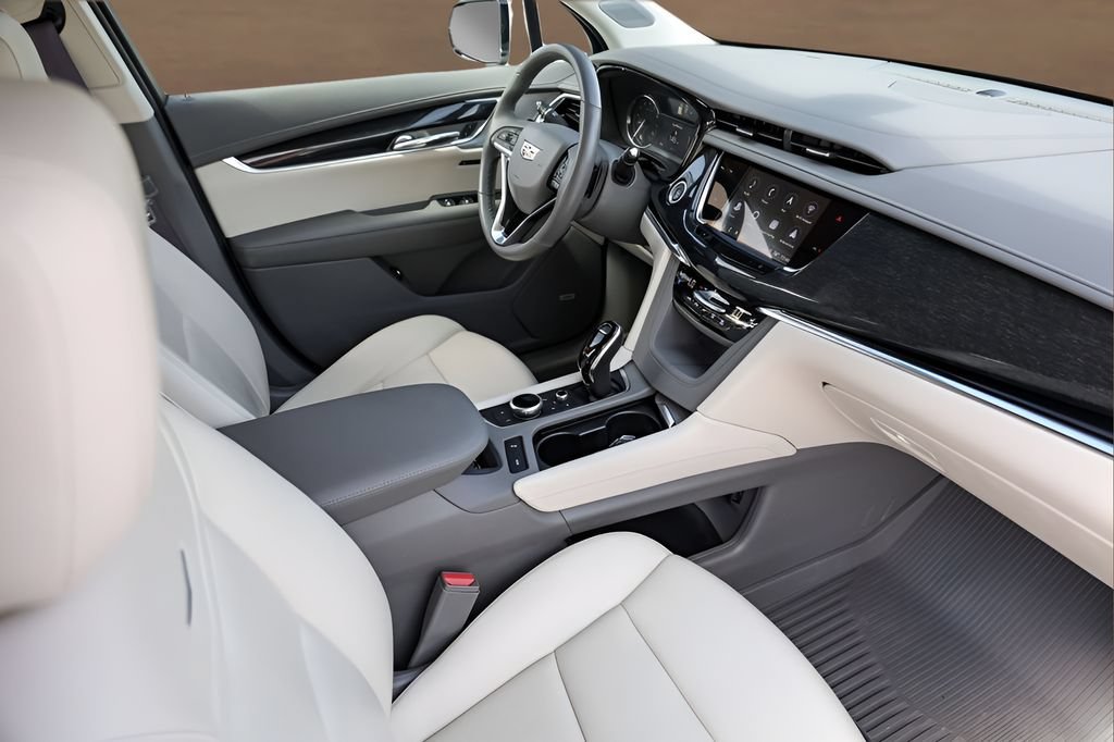 Used 2023 CRYSTAL WHITE TRICOAT Cadillac FWD Premium Luxury image 33