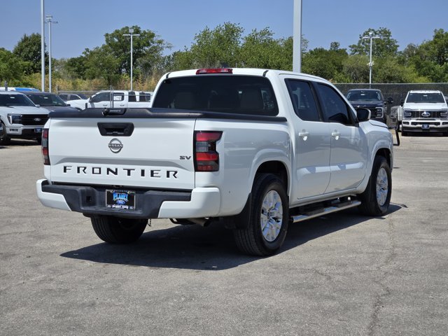 Used 2022 Glacier White Nissan  image 7