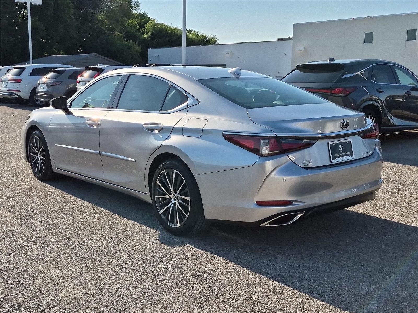 Used 2025 Iridium Lexus ES 350 image 3