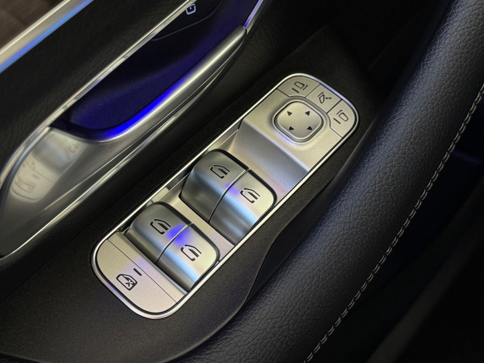 New 2026 MANUFAKTUR Alpine Grey Mercedes-Benz GLE 450 image 20