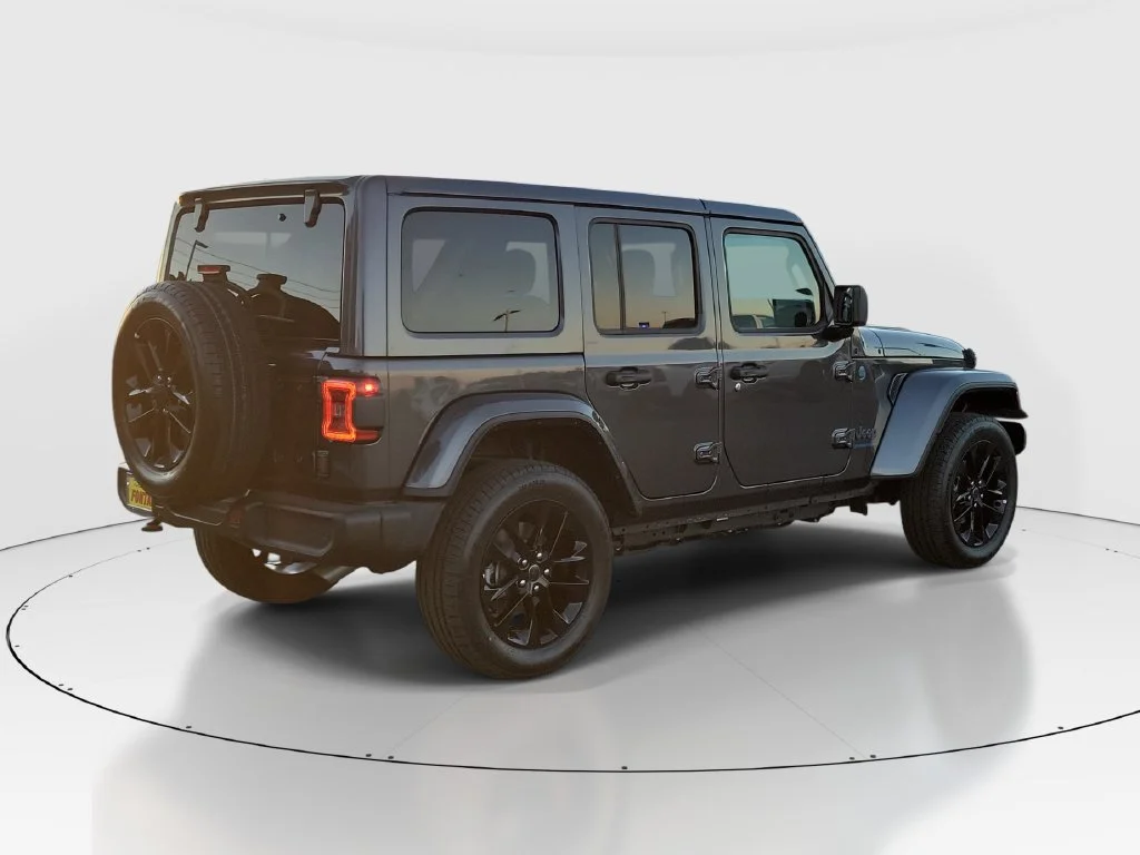 Certified Used 2025 Gray Jeep Sahara 4xe image 6
