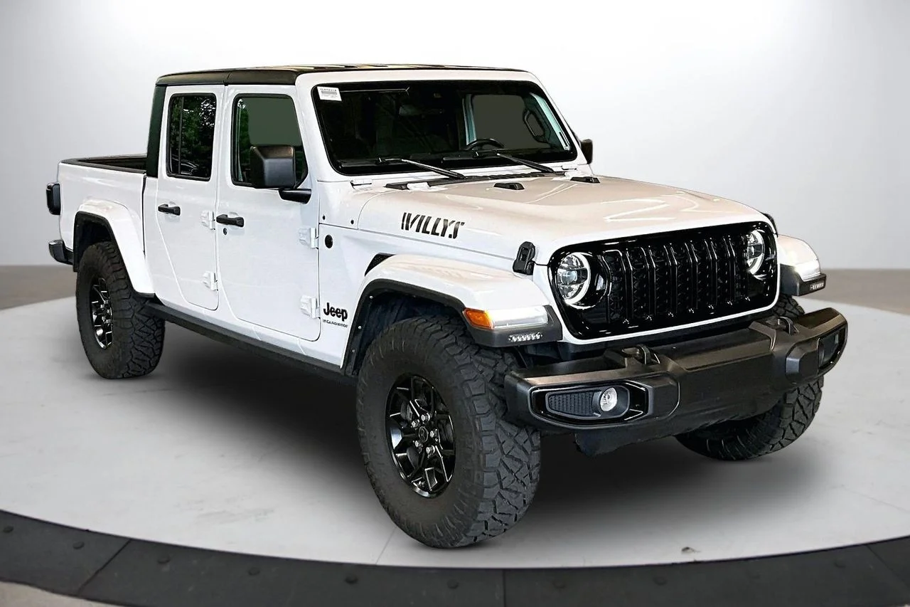 Used 2024 White Jeep Willys image 2