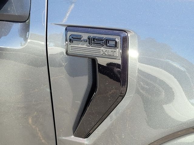 New 2026 Carbonized Gray Metallic Ford XLT image 49