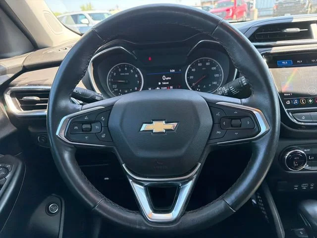 Used 2022 Mosaic Black Metallic Chevrolet LT image 17