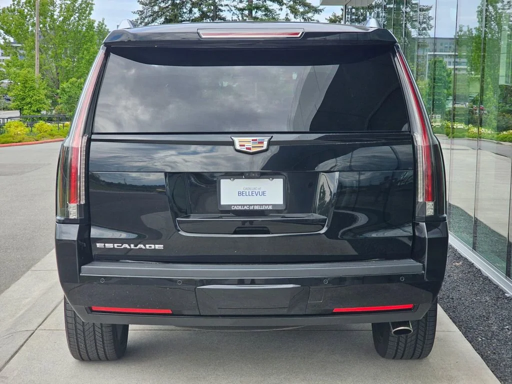 Used 2020 BLACK RAVEN Cadillac Premium Luxury image 4