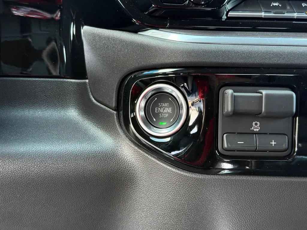New 2026 Onyx Black GMC SLT image 28