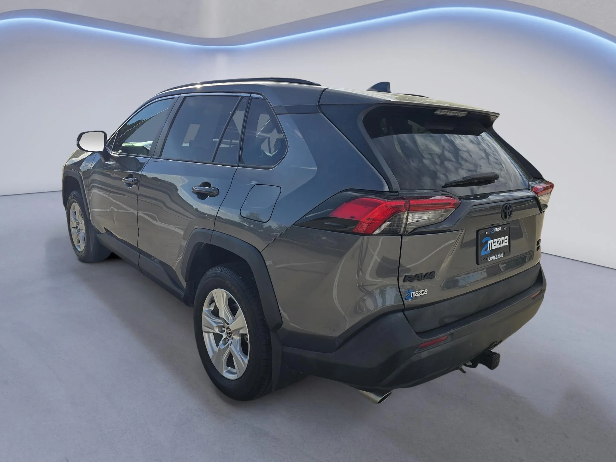 Used 2021 Magnetic Gray Metallic Toyota XLE image 3