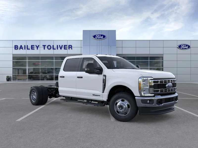 New 2026 Oxford White Ford F-350® XL image 32