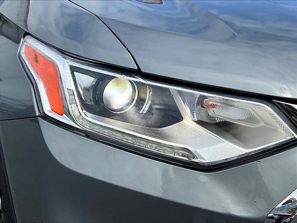 Used 2020 Gray Chevrolet LT image 33
