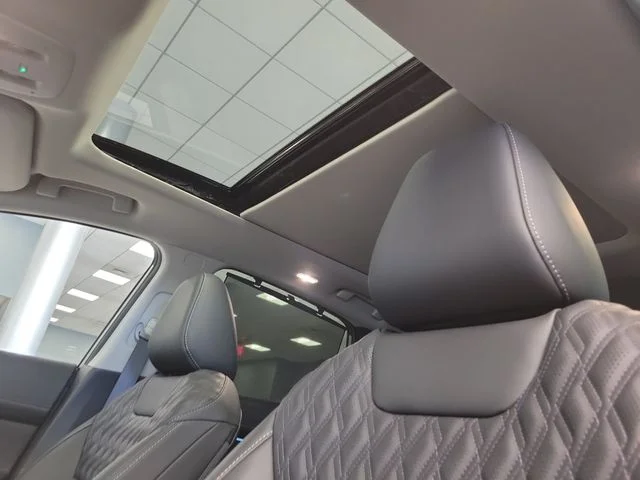 New 2026 Champagne Silver Metallic Nissan Platinum image 25