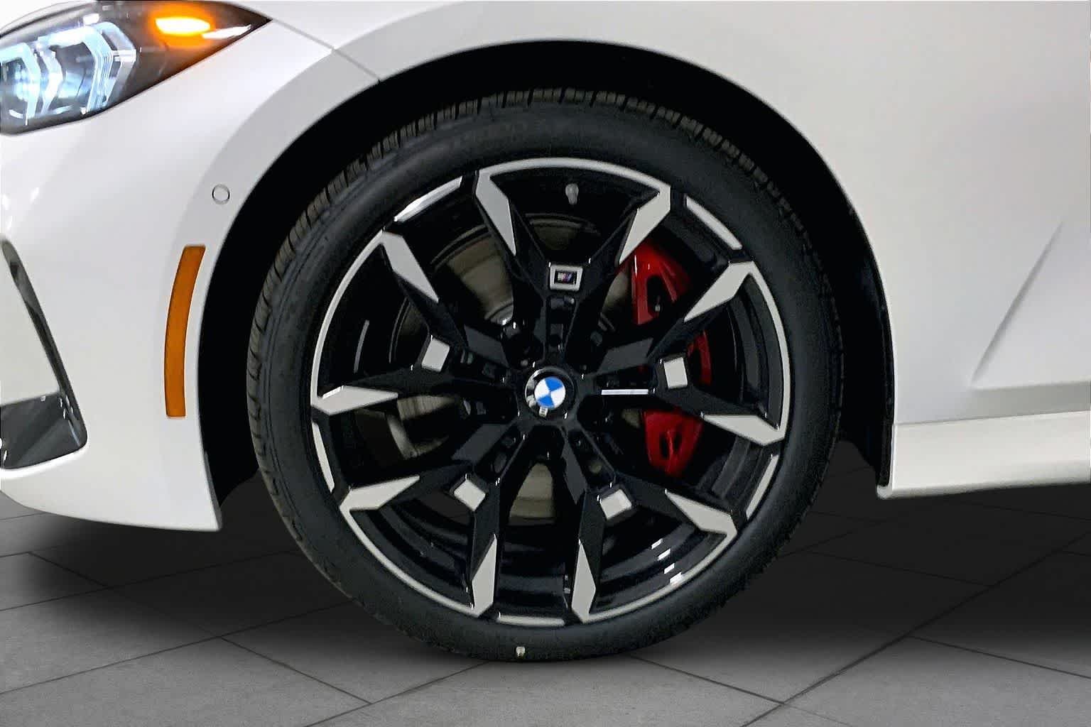 New 2026 Mineral White Metallic BMW 330i xDrive image 8