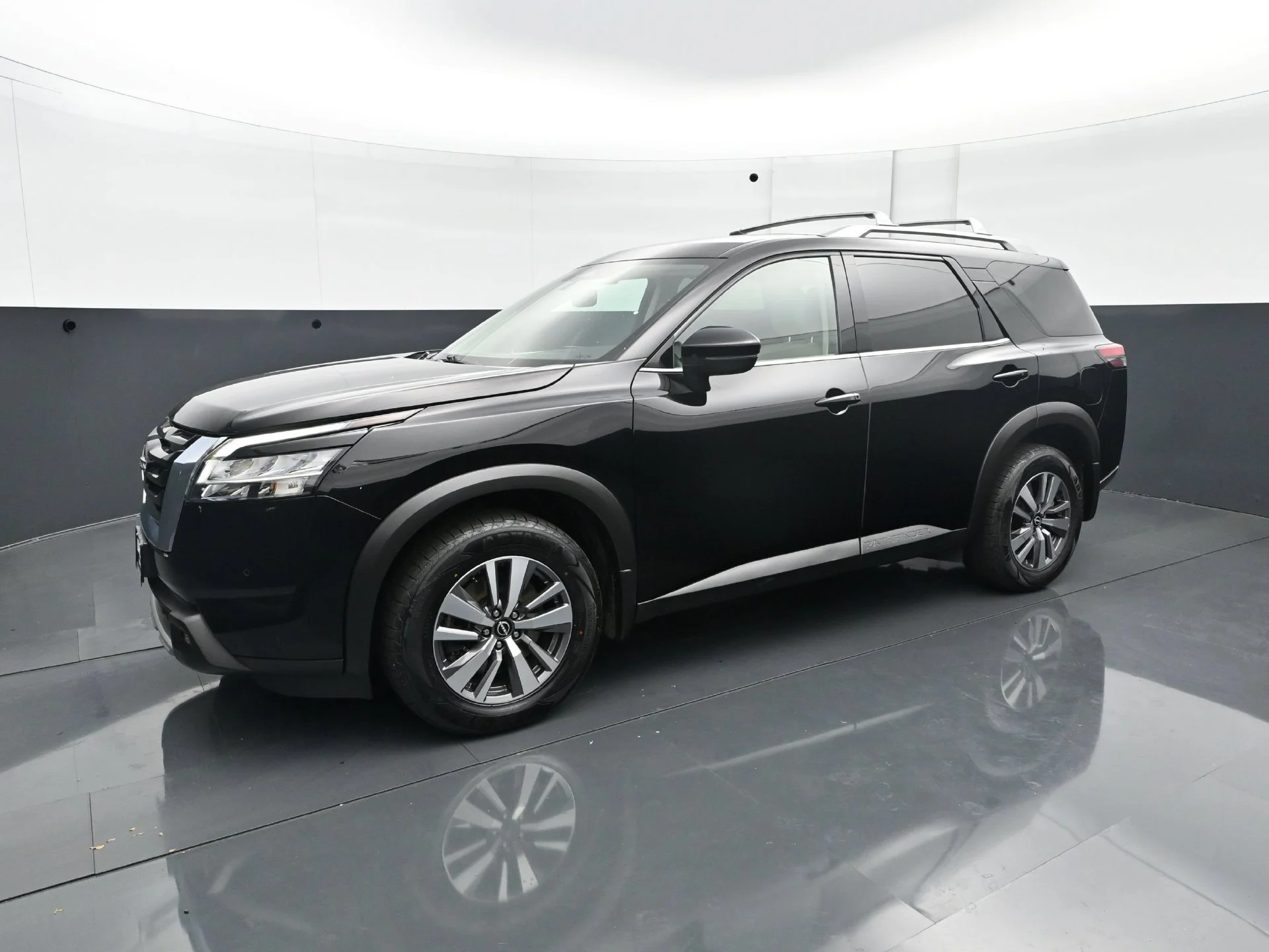 Used 2022 Nissan Pathfinder SL with VIN 5N1DR3CC0NC256266 for sale in Burnsville, Minnesota
