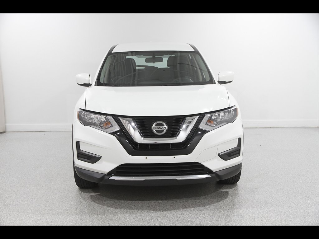 Used 2018 Glacier White Nissan S image 2