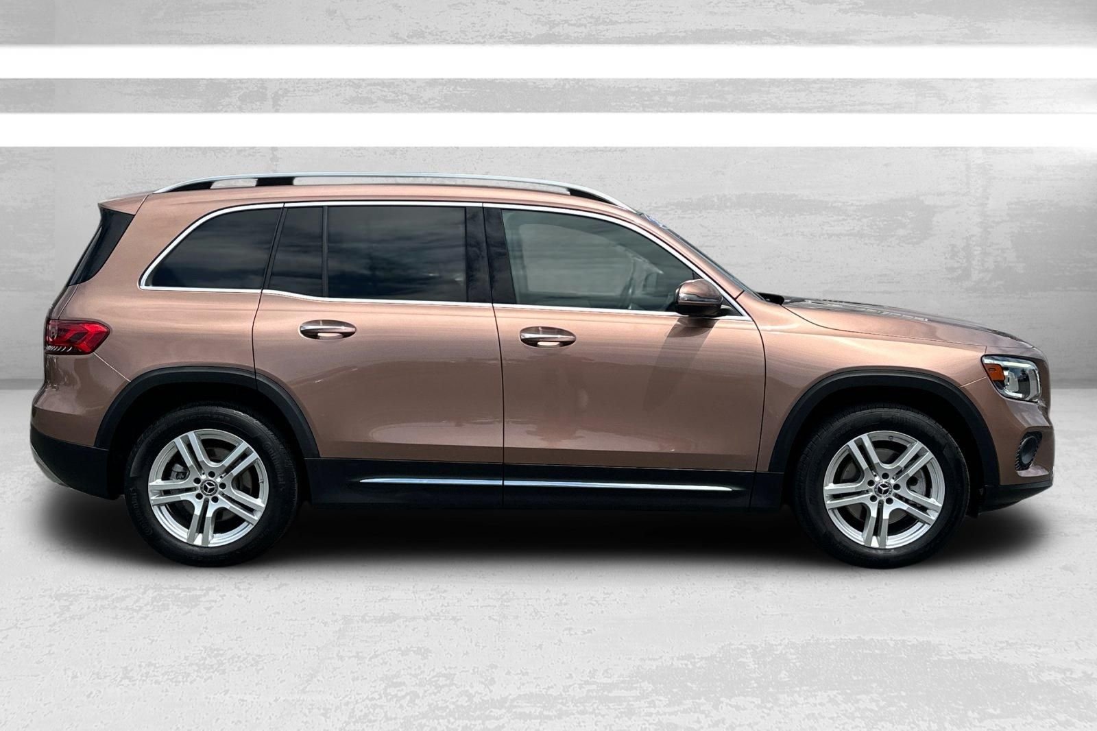 Used 2022 Gold Mercedes-Benz GLB 250 image 3