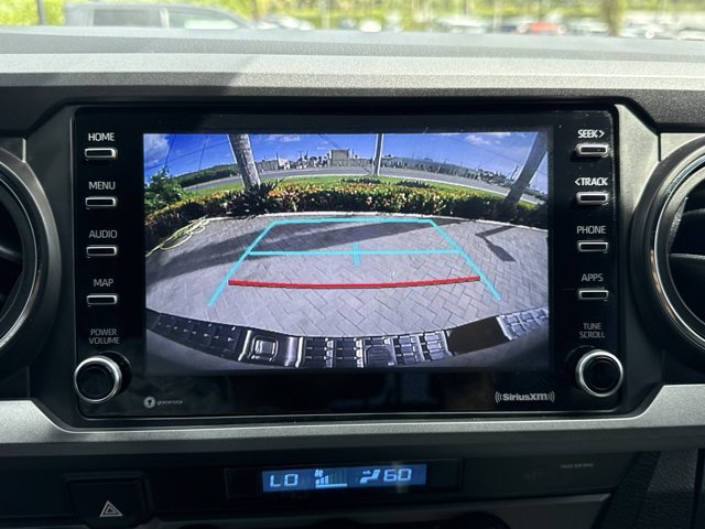 Used 2022  Toyota  image 17