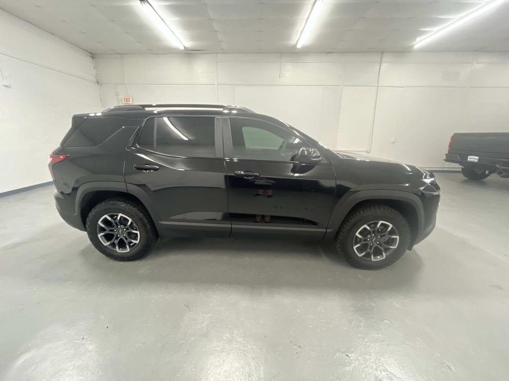 New 2027 Mosaic Black Metallic Chevrolet ACTIV image 2