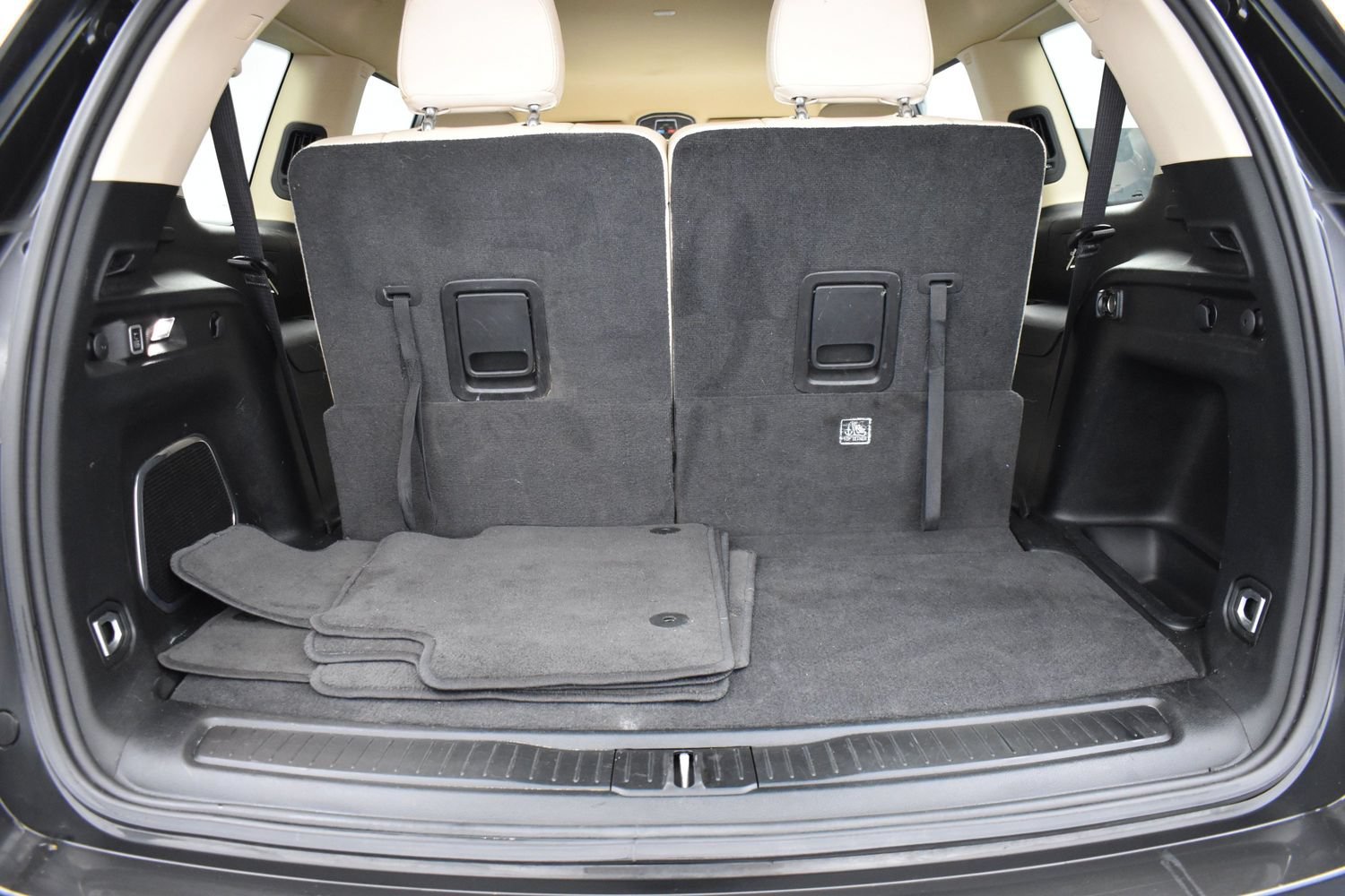 Used 2022 Rocky Mountain Pearlcoat Jeep Limited image 14