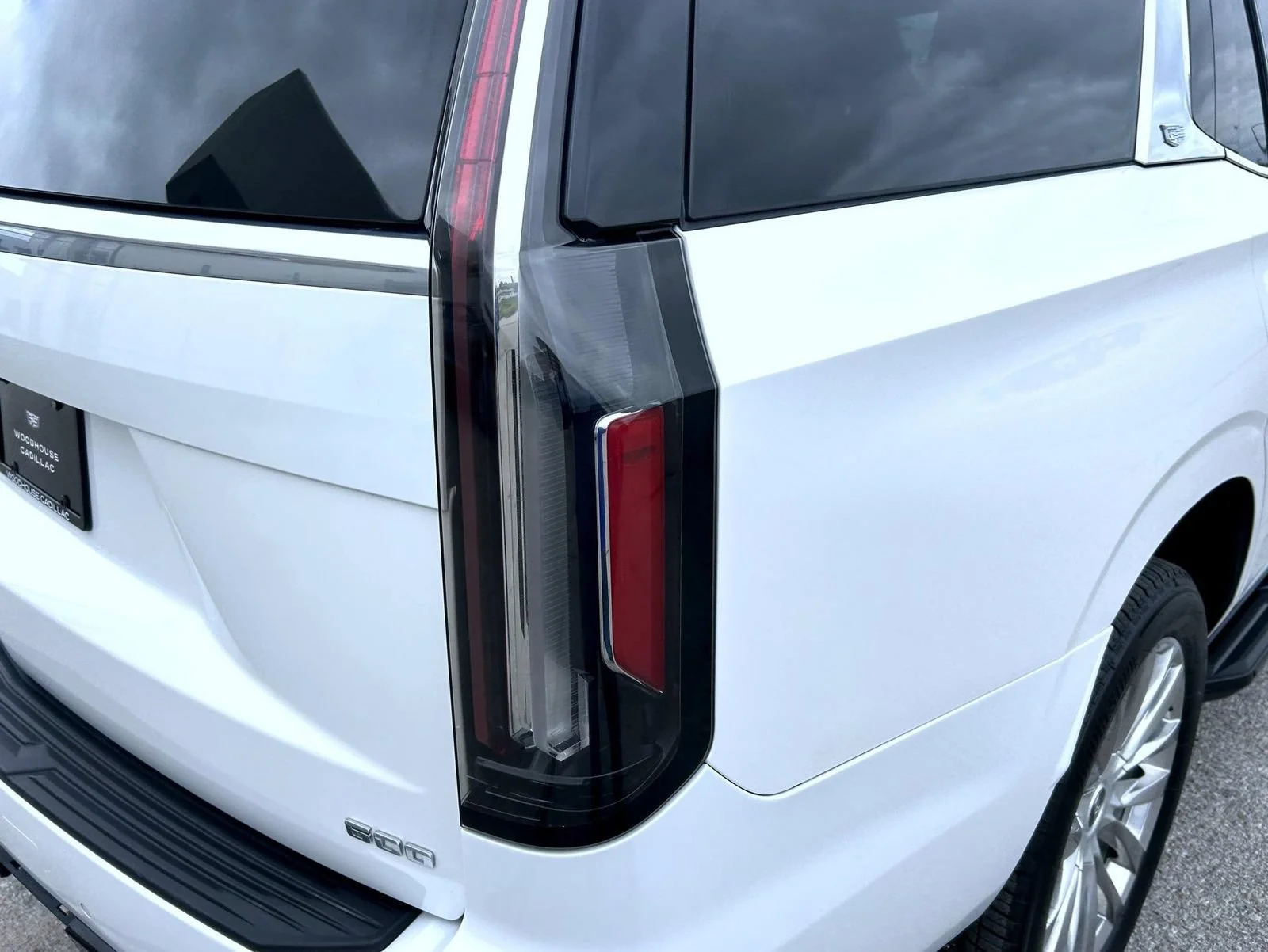 Used 2021 CRYSTAL WHITE TRICOAT Cadillac Premium Luxury image 11